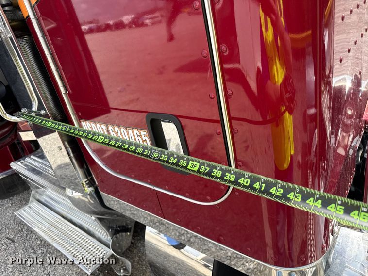 image for item YA2980 2026 Peterbilt 589 semi truck