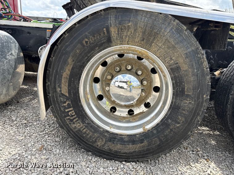 image for item YA2980 2026 Peterbilt 589 semi truck
