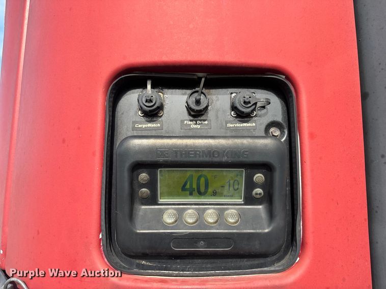 image for item YA2999 2013 Utility VS2RA refrigerated van trailer
