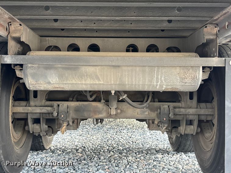 image for item YA2999 2013 Utility VS2RA refrigerated van trailer