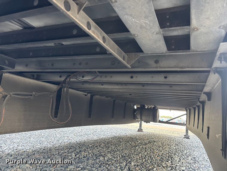 image for item YA2999 2013 Utility VS2RA refrigerated van trailer