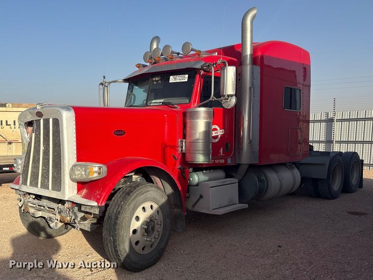 image for item YA3003 2020 Peterbilt 389 semi truck