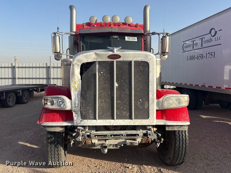 image for item YA3003 2020 Peterbilt 389 semi truck