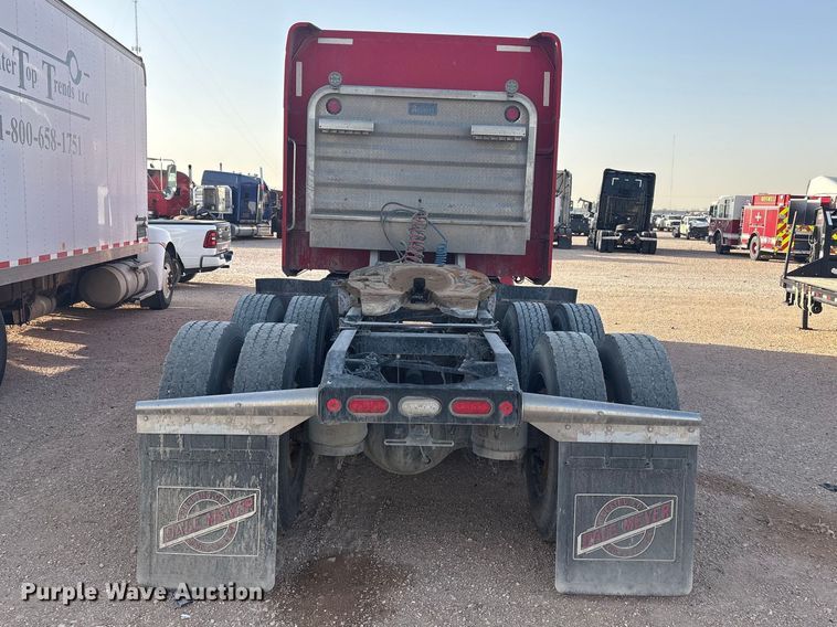 image for item YA3003 2020 Peterbilt 389 semi truck