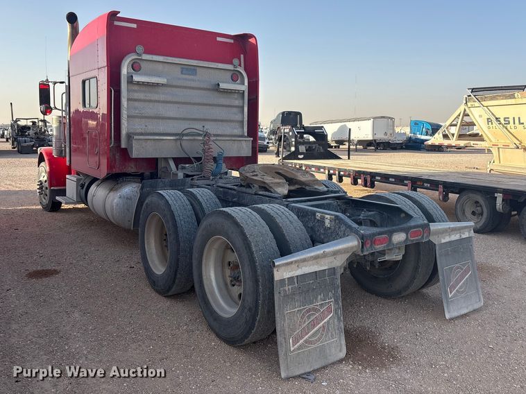 image for item YA3003 2020 Peterbilt 389 semi truck