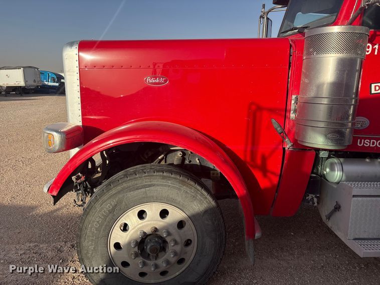 image for item YA3003 2020 Peterbilt 389 semi truck