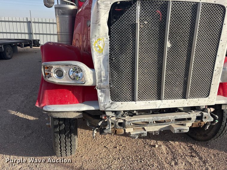image for item YA3003 2020 Peterbilt 389 semi truck