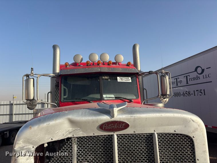 image for item YA3003 2020 Peterbilt 389 semi truck