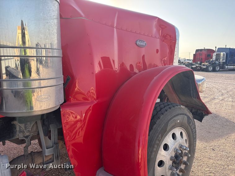image for item YA3003 2020 Peterbilt 389 semi truck