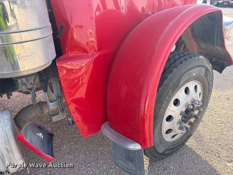 image for item YA3003 2020 Peterbilt 389 semi truck