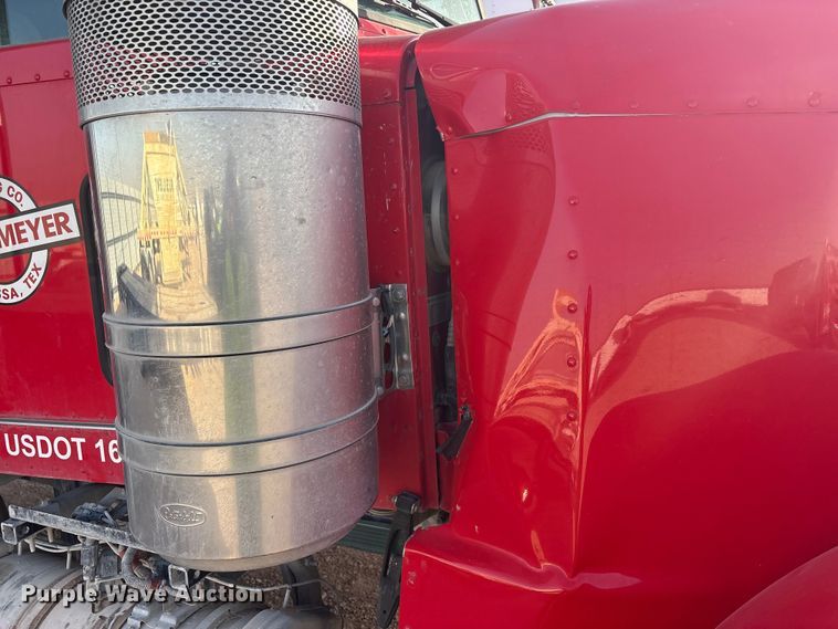 image for item YA3003 2020 Peterbilt 389 semi truck