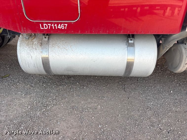 image for item YA3003 2020 Peterbilt 389 semi truck