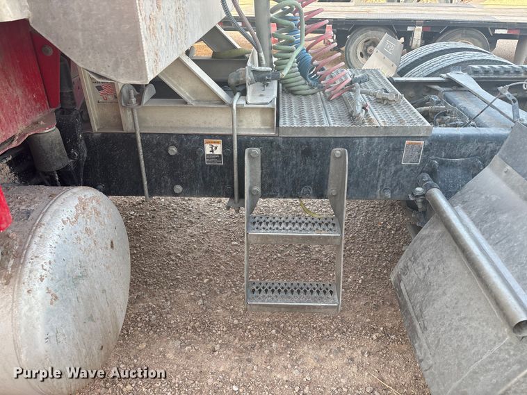 image for item YA3003 2020 Peterbilt 389 semi truck