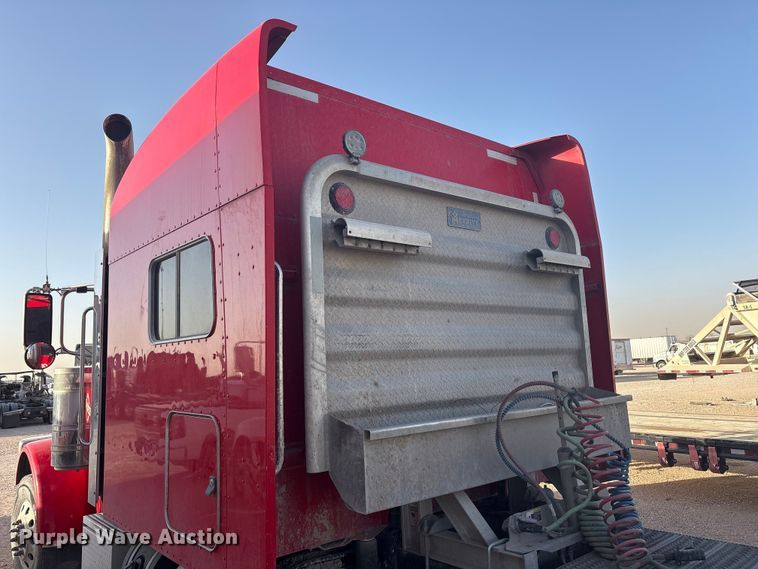 image for item YA3003 2020 Peterbilt 389 semi truck
