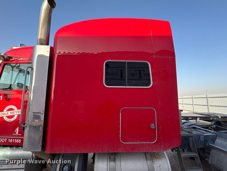 image for item YA3003 2020 Peterbilt 389 semi truck