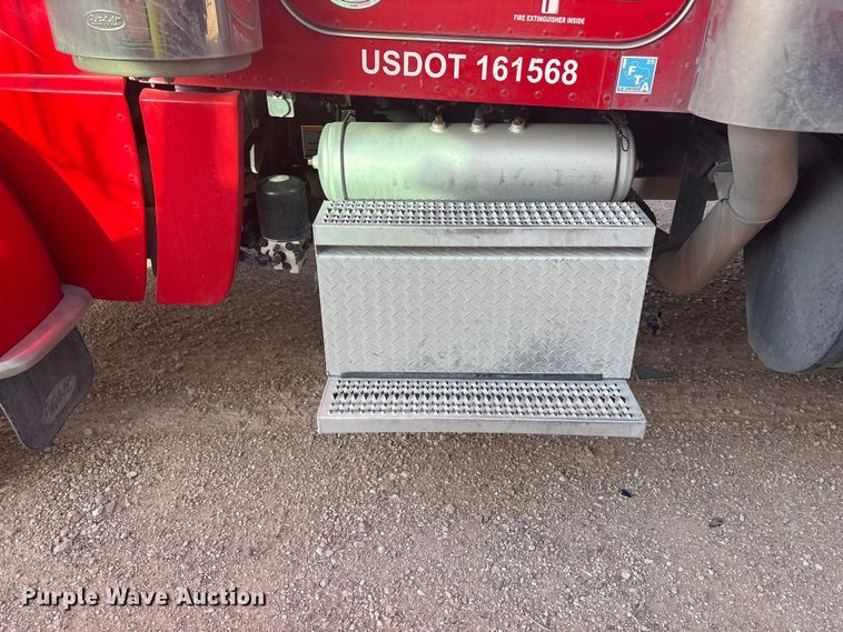 image for item YA3003 2020 Peterbilt 389 semi truck