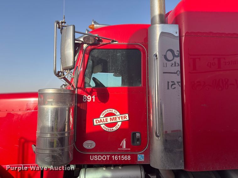 image for item YA3003 2020 Peterbilt 389 semi truck