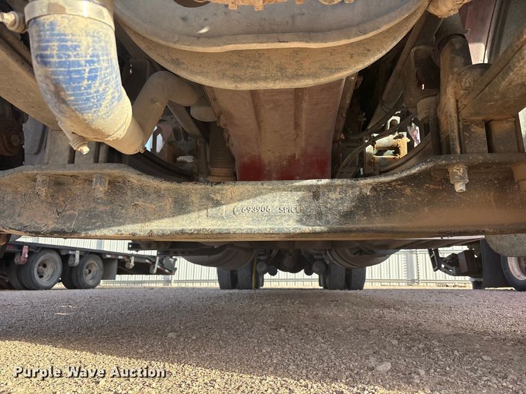 image for item YA3003 2020 Peterbilt 389 semi truck
