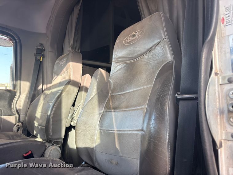 image for item YA3003 2020 Peterbilt 389 semi truck