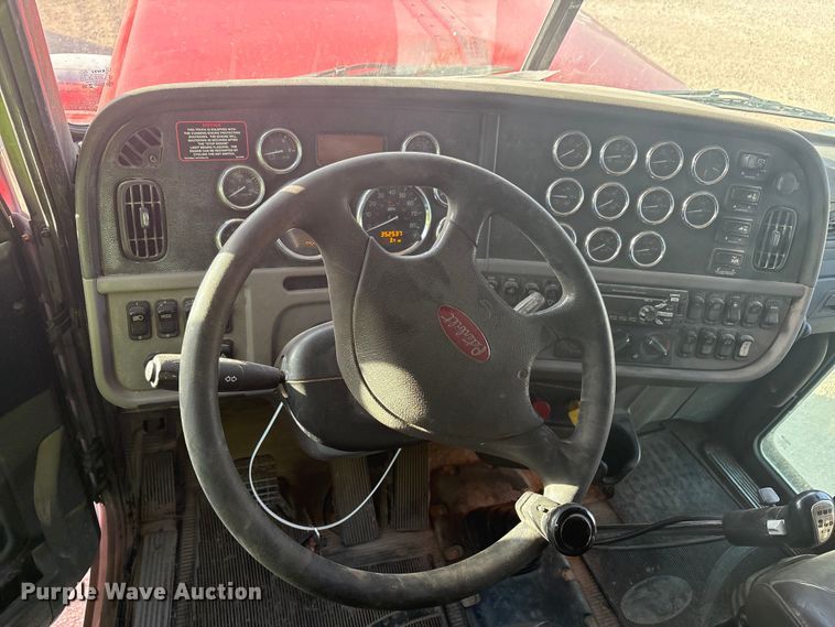 image for item YA3003 2020 Peterbilt 389 semi truck