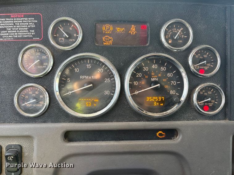 image for item YA3003 2020 Peterbilt 389 semi truck