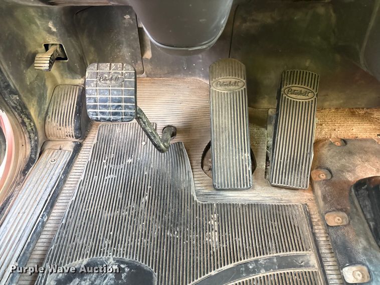 image for item YA3003 2020 Peterbilt 389 semi truck