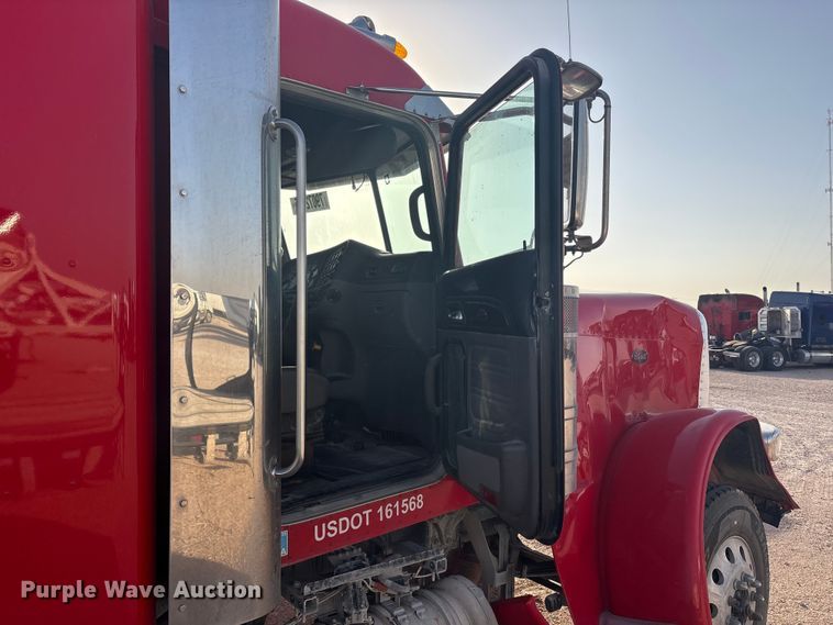image for item YA3003 2020 Peterbilt 389 semi truck