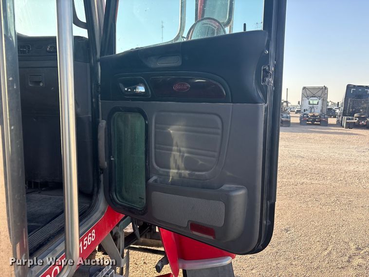 image for item YA3003 2020 Peterbilt 389 semi truck