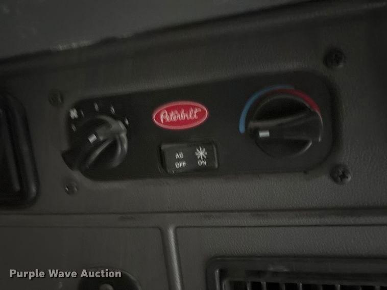 image for item YA3003 2020 Peterbilt 389 semi truck