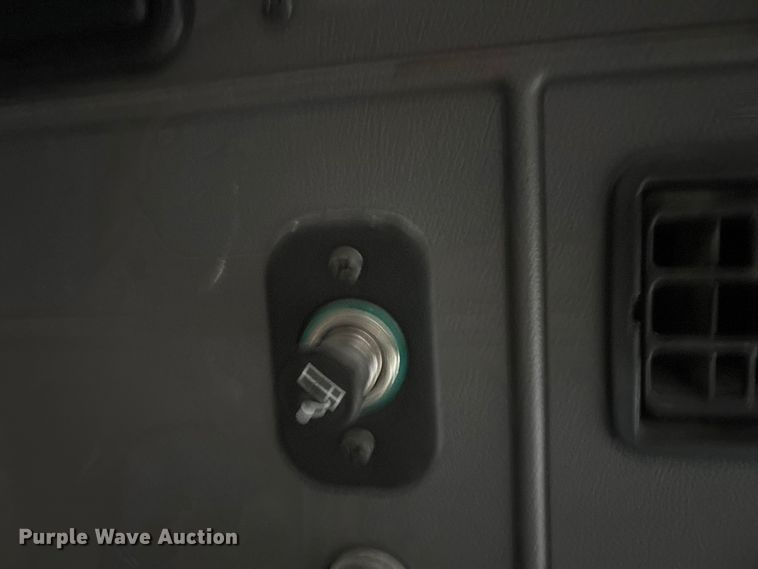 image for item YA3003 2020 Peterbilt 389 semi truck