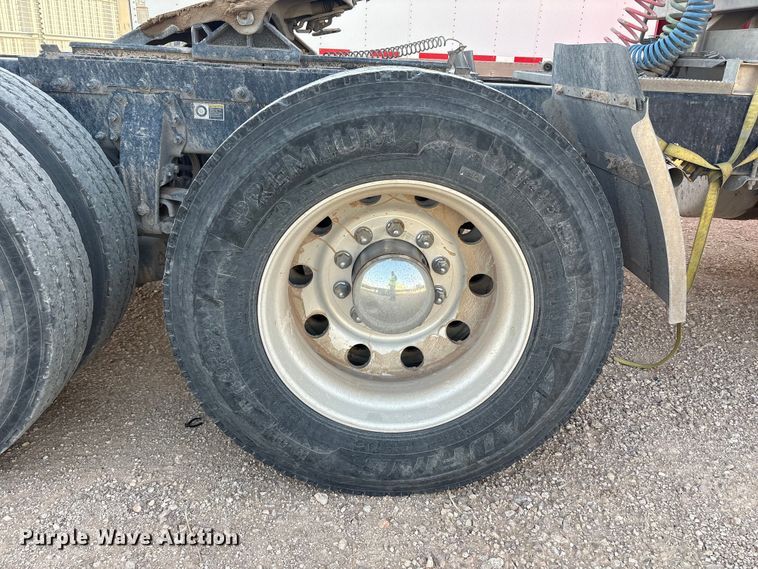 image for item YA3003 2020 Peterbilt 389 semi truck