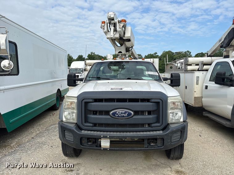 image for item YA3054 2013 Ford F450 Super Duty bucket truck