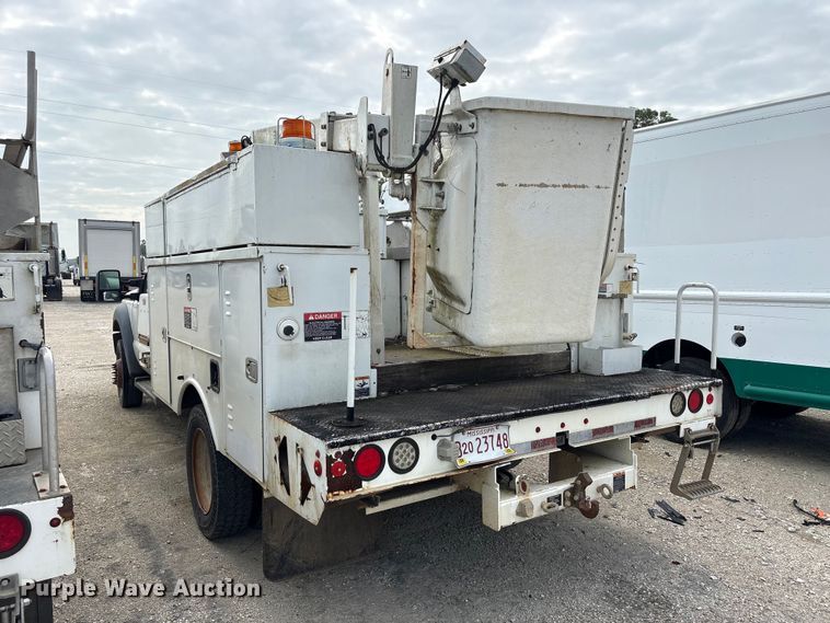 image for item YA3054 2013 Ford F450 Super Duty bucket truck