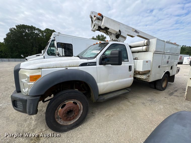 image for item YA3054 2013 Ford F450 Super Duty bucket truck