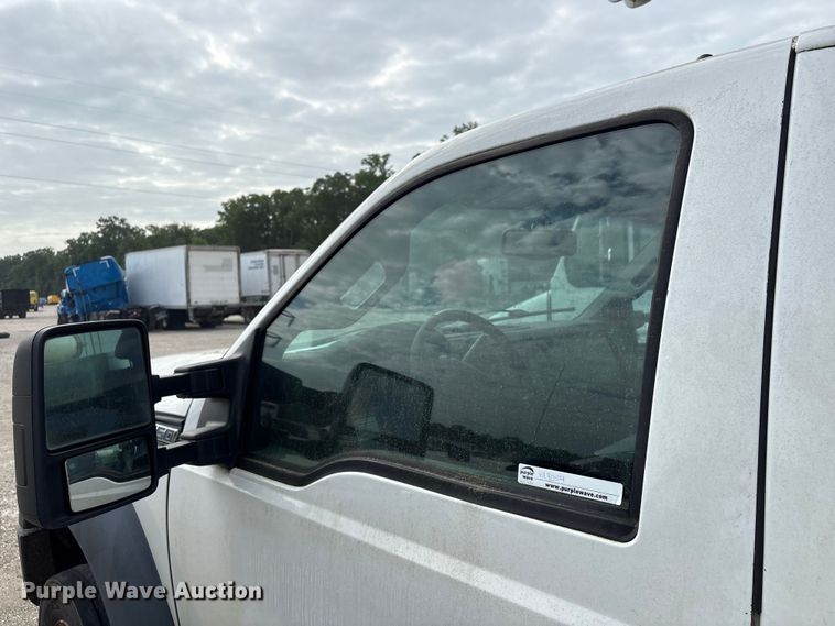image for item YA3054 2013 Ford F450 Super Duty bucket truck