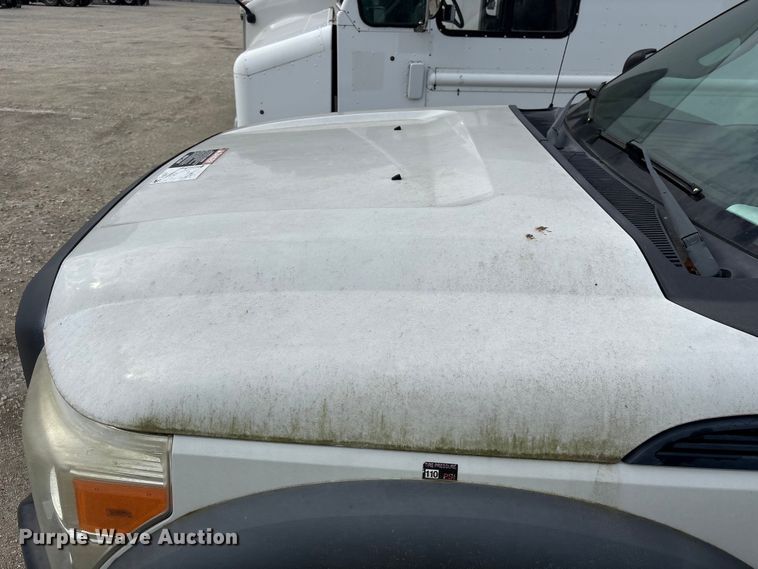 image for item YA3054 2013 Ford F450 Super Duty bucket truck