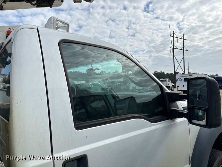 image for item YA3054 2013 Ford F450 Super Duty bucket truck