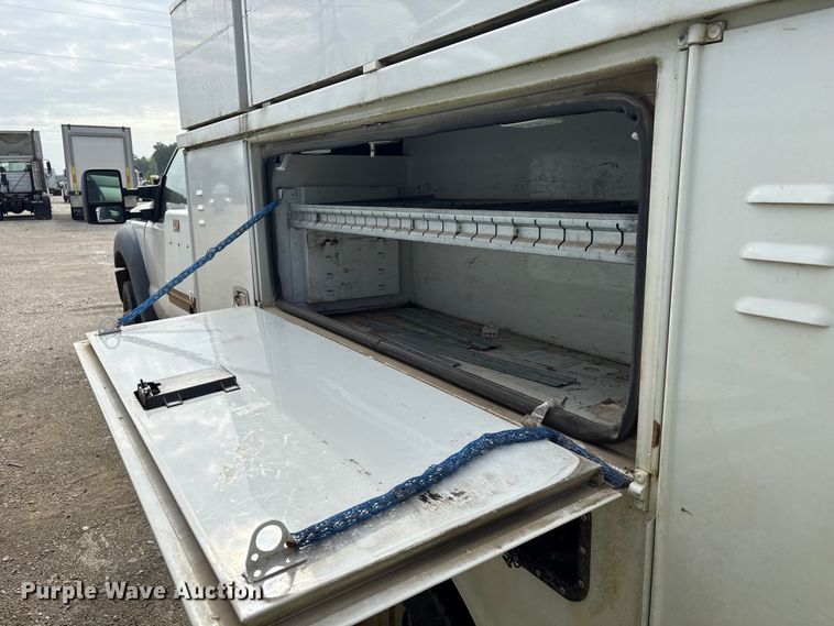 image for item YA3054 2013 Ford F450 Super Duty bucket truck