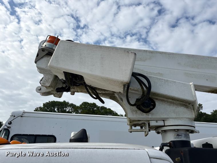 image for item YA3054 2013 Ford F450 Super Duty bucket truck