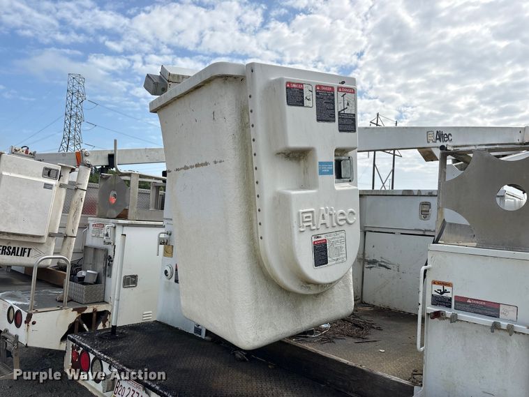 image for item YA3054 2013 Ford F450 Super Duty bucket truck