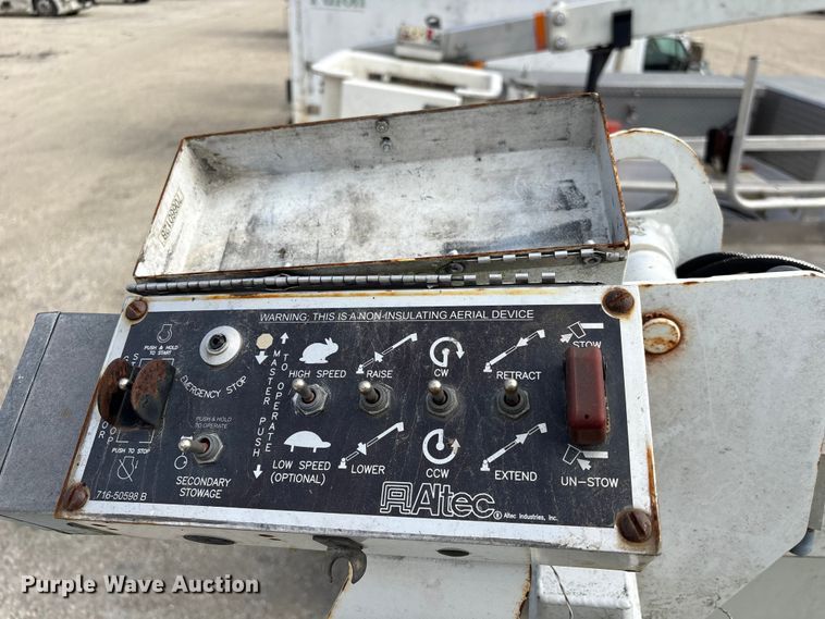 image for item YA3054 2013 Ford F450 Super Duty bucket truck