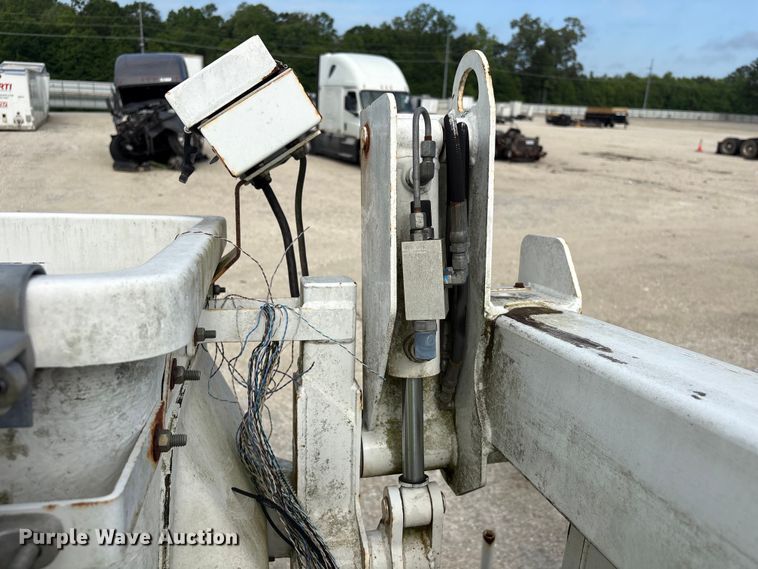 image for item YA3054 2013 Ford F450 Super Duty bucket truck