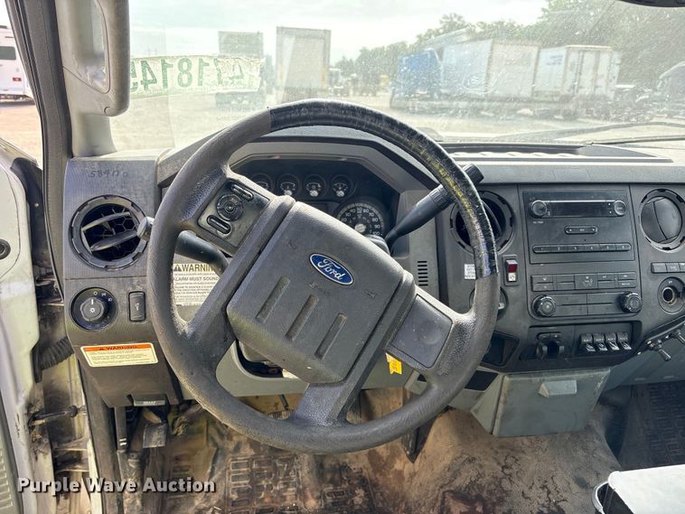image for item YA3054 2013 Ford F450 Super Duty bucket truck