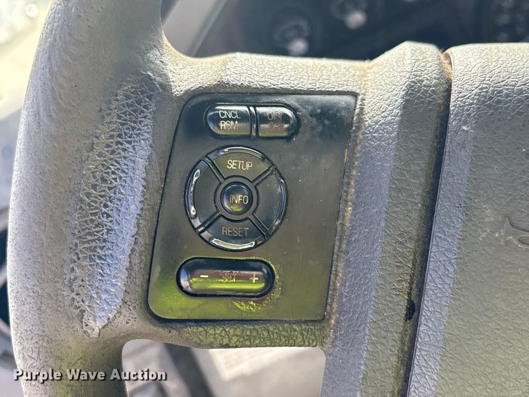 image for item YA3054 2013 Ford F450 Super Duty bucket truck