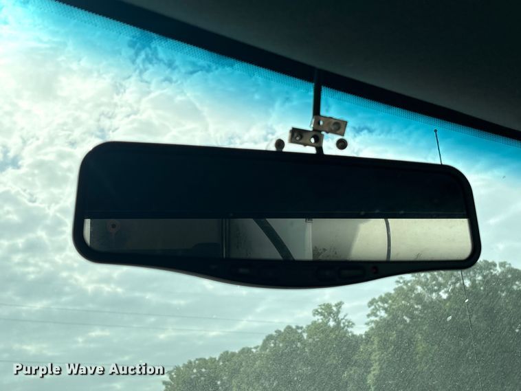 image for item YA3054 2013 Ford F450 Super Duty bucket truck