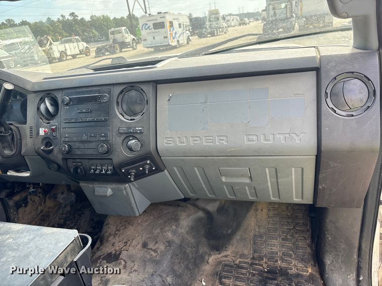 image for item YA3054 2013 Ford F450 Super Duty bucket truck