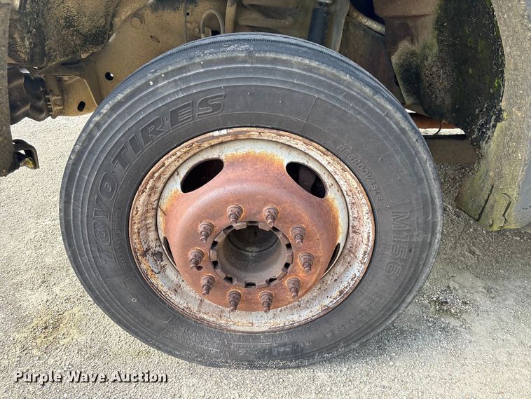 image for item YA3054 2013 Ford F450 Super Duty bucket truck