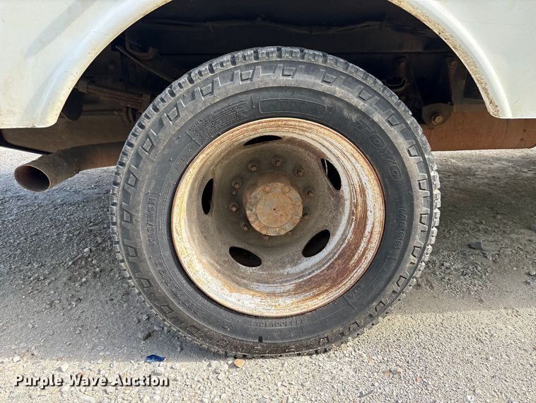 image for item YA3054 2013 Ford F450 Super Duty bucket truck