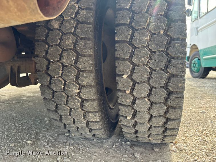 image for item YA3054 2013 Ford F450 Super Duty bucket truck