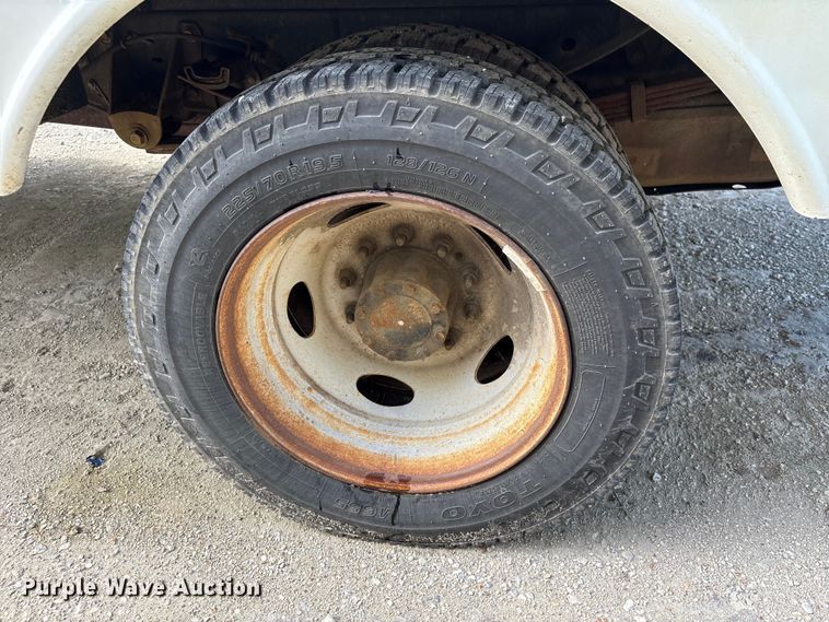 image for item YA3054 2013 Ford F450 Super Duty bucket truck